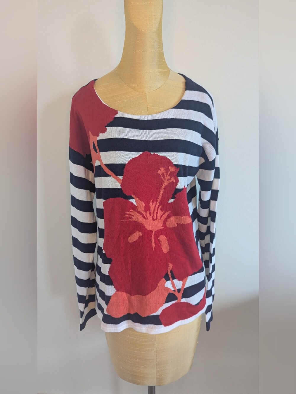 NWT Tommy Bahama Navy & White Striped Floral Jacquard Pullover Size M